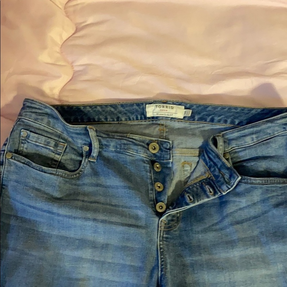 Torrid Capris